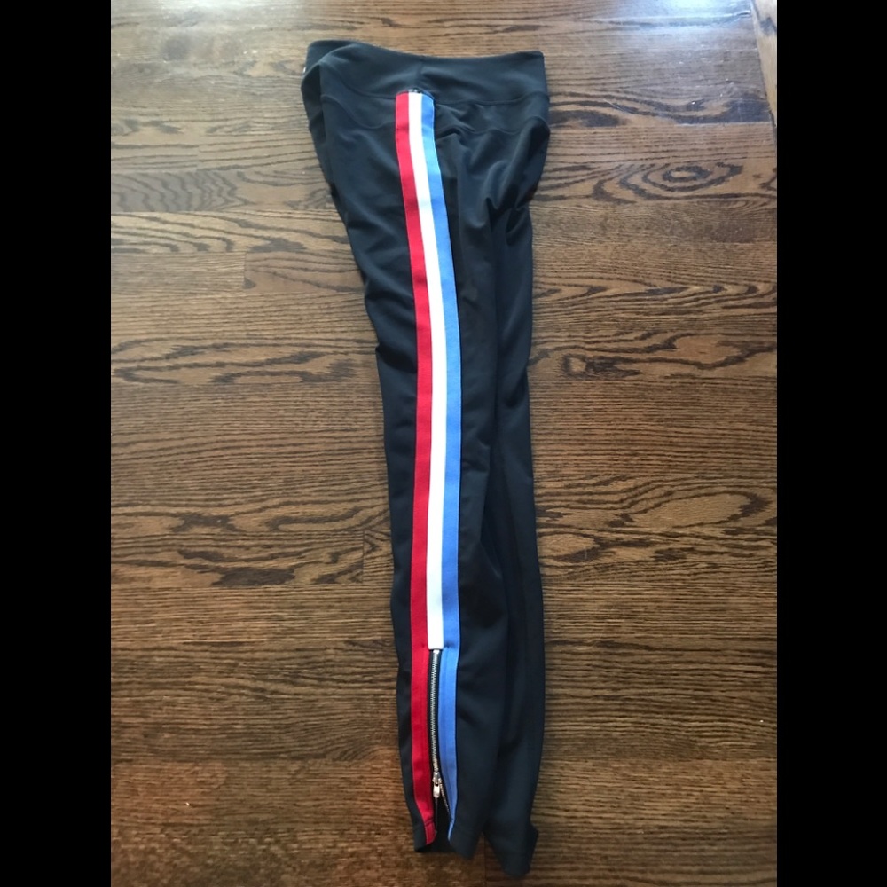 Spiritual Gangster Size Small Track Leggings